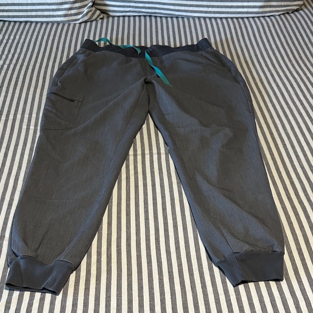 Women’s figs Gray Jogger scrub Pants